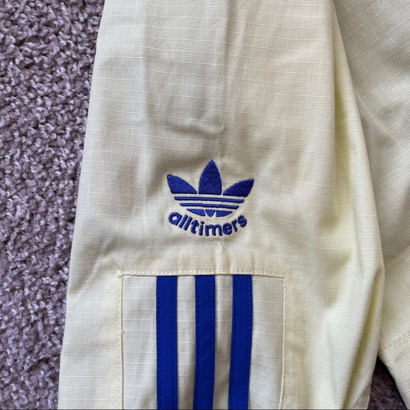 ADIDAS ALL TIMERS MENS HOODED SKATEBOARDING JACKET SIZE XS EXTRA SMALL YELLOW NE - Picture 8 of 9